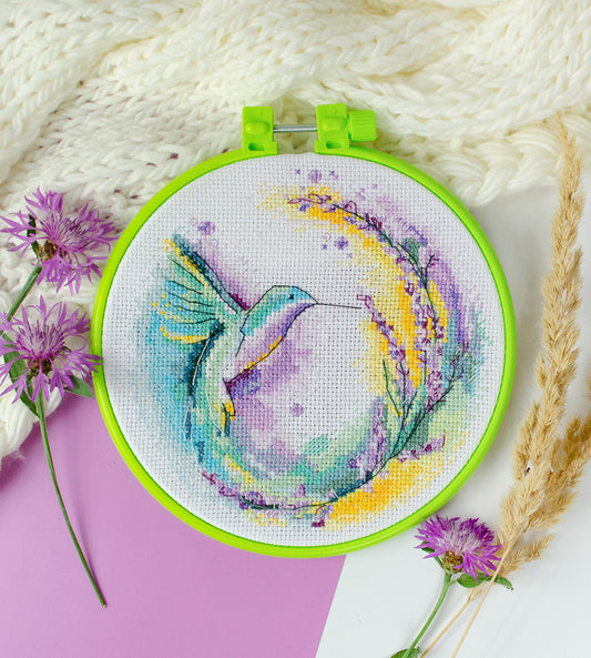 Cross stitch kit Hummingbird Size: 6.7"×6.7" (17x17 cm)