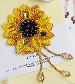 Bead embroidery brooch kit Sunflower Size: 2.6"×2.6" (6.6x6.6 cm)