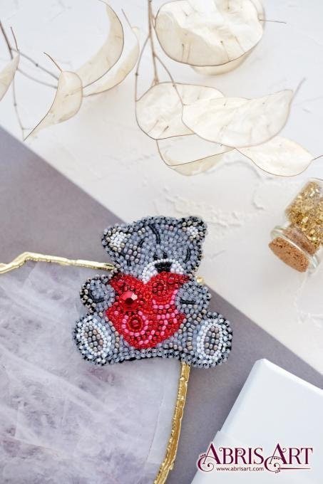 Bead embroidery brooch kit Love bear Size: 2.5"x2.5" (6.5x6.5 сm)