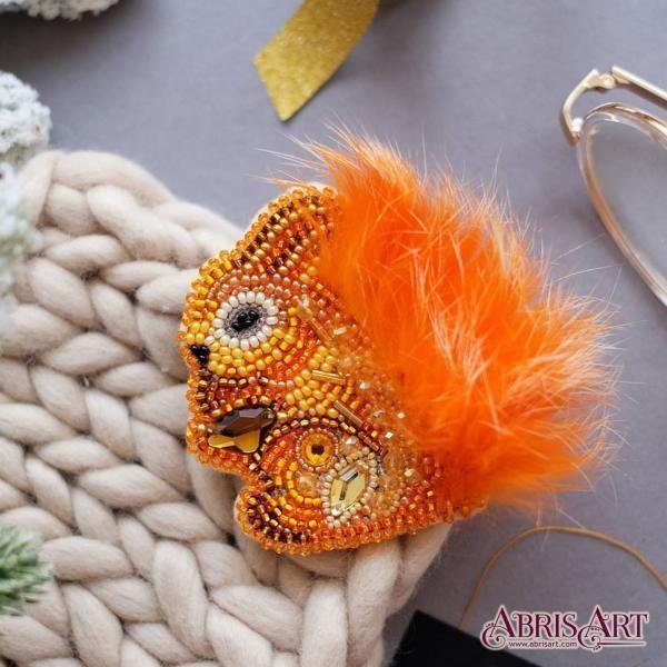 Bead embroidery brooch kit Squirrel Size: 1.7"×2.3" (4.4x5.8 cm)