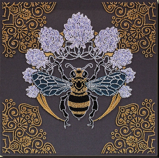 Bead embroidery kit Bee in clover Size: 11.8"×11.8" (30×30 cm)