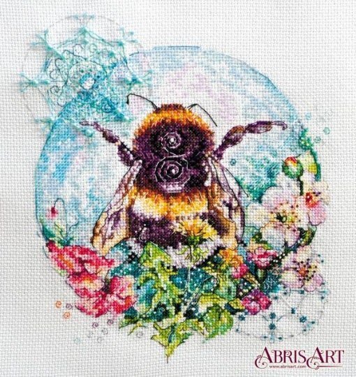 Cross stitch kit Bee Size: 7.5"×8.7" (19x22 cm)