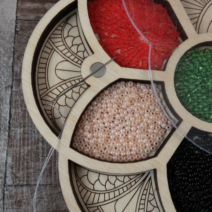 Wood bead organizer with lid Flower